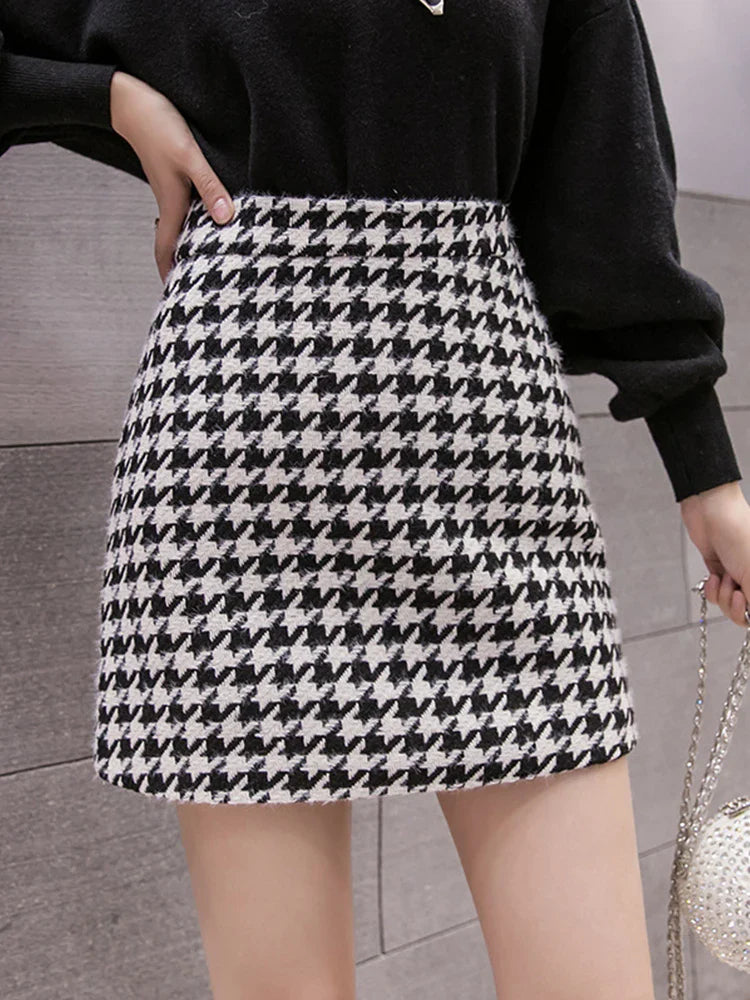 Woolen Plaid Buttocks Short Mini Black Beige Skirt