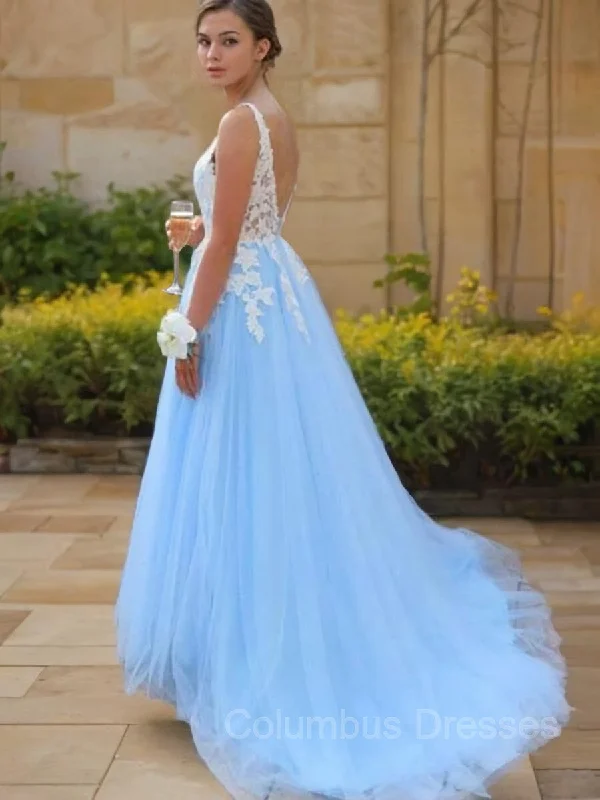 A-Line/Princess V-neck Sweep Train Tulle Prom Dresses With Appliques Lace